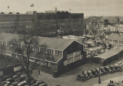300313 Gezicht op de Jaarbeursgebouwen (Vredenburg) te Utrecht tijdens de 40e Jaarbeurs.